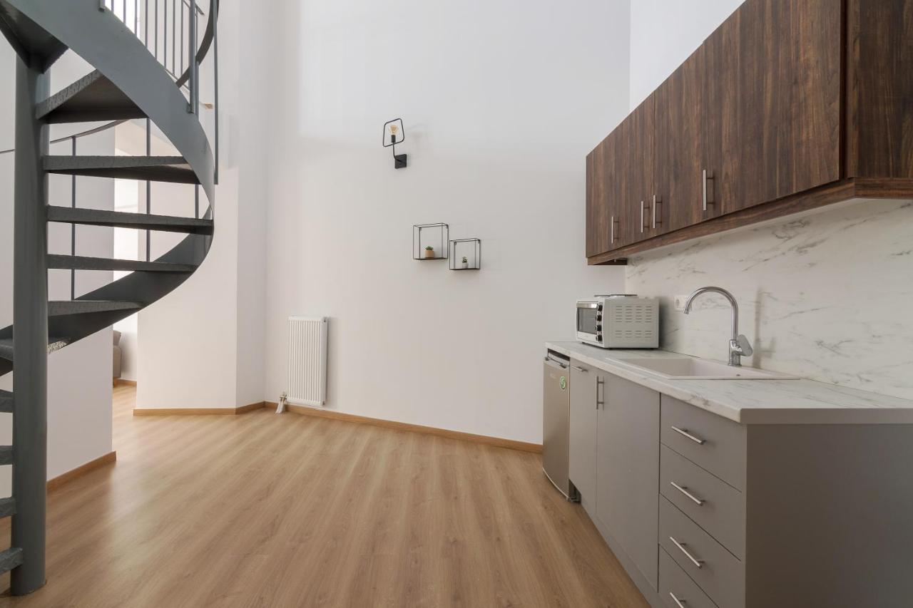 Leochares Lifestyle Apartments - Self Check-In アテネ エクステリア 写真