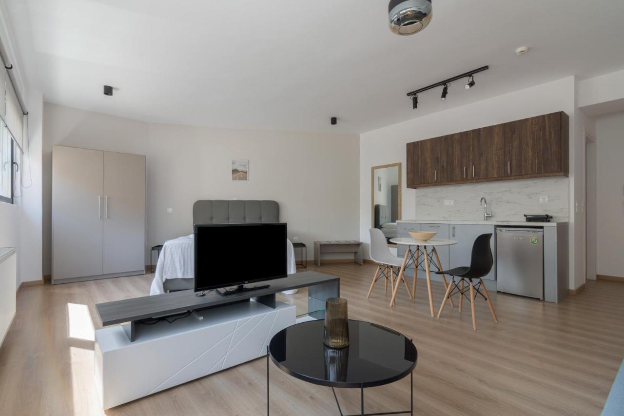 Leochares Lifestyle Apartments - Self Check-In アテネ エクステリア 写真
